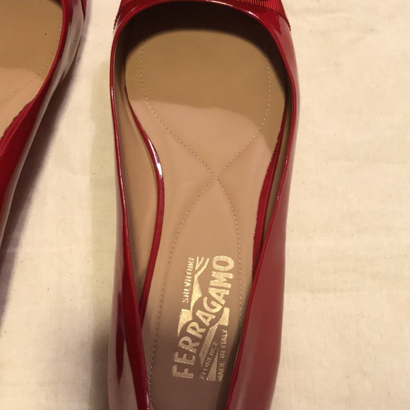 Salvatore Ferragamo Vara Flat - Picture 6 of 13